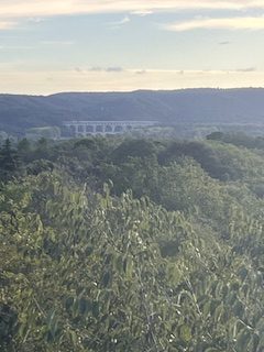 Pont de vue sur le célèbre Pont du Gard lors de la ballade automobile organisé par Le Temps des Légendes Uzès
