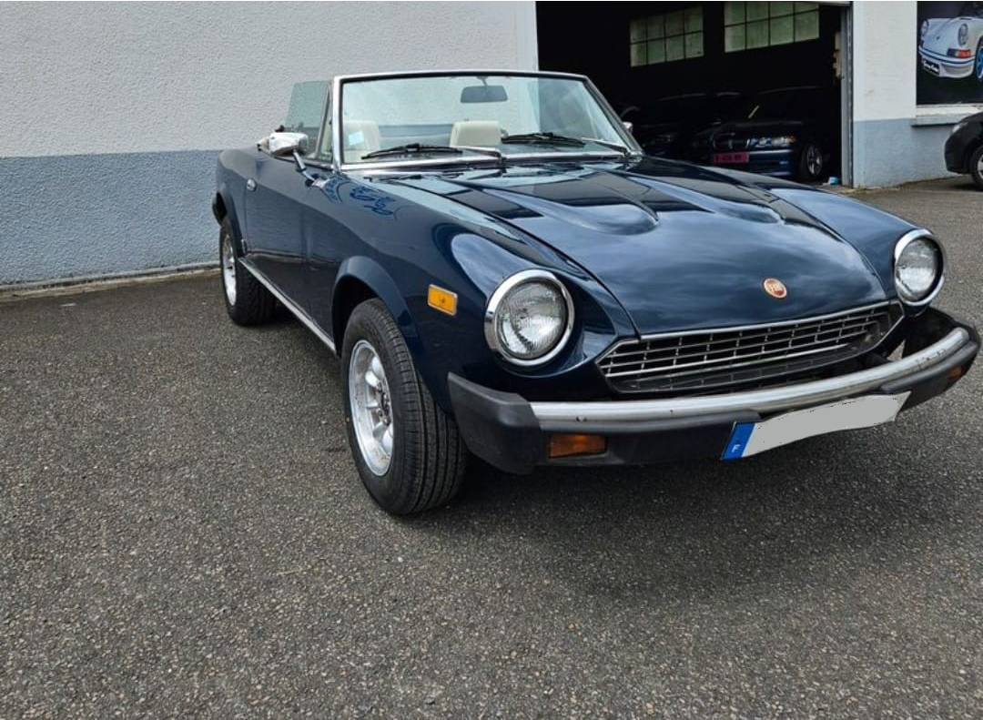 Balade Fiat 124 Spider 2000 - Le Temps Des Légendes